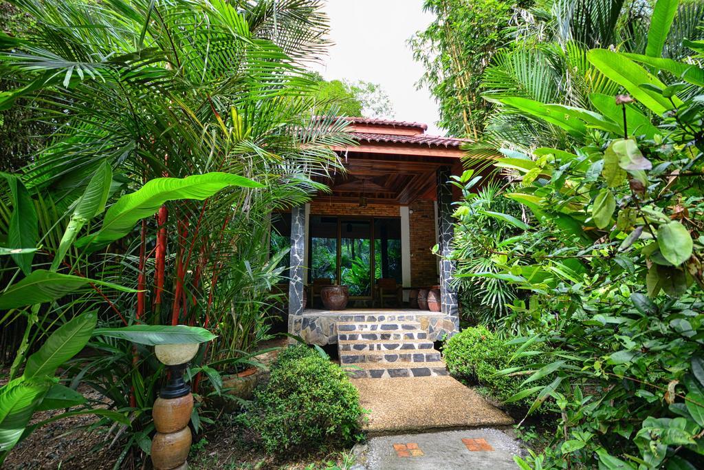 Hotel Khaosok And Spa Khao Sok National Park Exterior foto